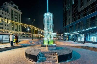 Имитирующие редкое явление природы световые столбы установлены в центре Новосибирска