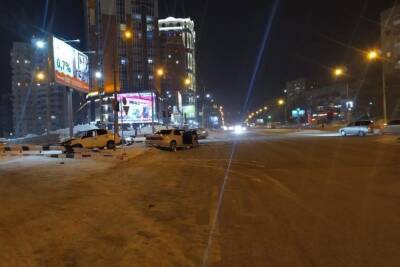 Водитель и пассажир травмировали лицо в ДТП с двумя «Тойотами» в Новосибирске