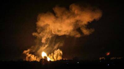 ЦАХАЛ нанес удар по Газе с земли и неба