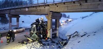 Пять человек погибли в ДТП с рейсовым автобусом в Рязанской области