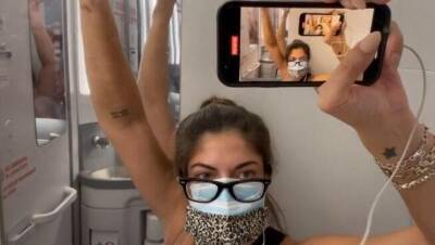 Как я провела карантин в туалете самолета: видео учительницы порвало соцсети