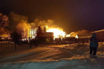 В Ярославской области заживо сгорел москвич-дачник