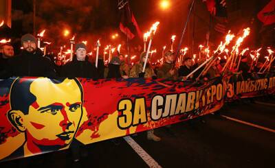 Страна (Украина): в Киеве прошел "бандеровский бунт" с факелами и антисемитами. Как это было