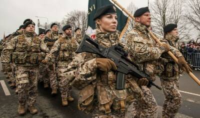"Демографическая яма": Латвия столкнулась с недобором в армию