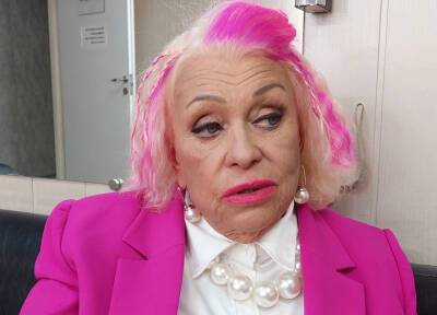 Вдова Караченцова покрасила волосы в розовый цвет и изумила всех