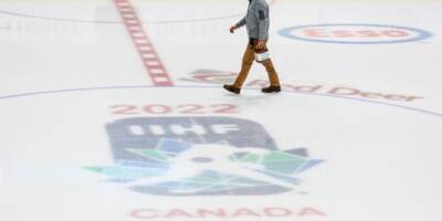 Международная федерация хоккея отреагировала на снятие российской сборной с рейса