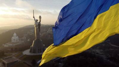 Политолог назвал невежественным заявление о праве Киева на четыре региона России