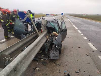 Подробности ДТП в Щучинском районе: работники МЧС спасли 25-летнего водителя