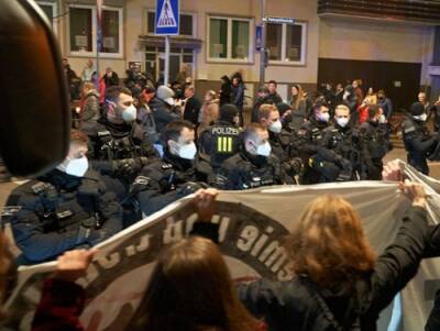 В ходе ковидных протестов в Грайце пострадали и демонстранты, и полицейские