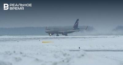 В Ижевске временно остановил работу аэропорт из-за сильного снегопада