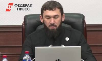 Мошенник шантажирует девушек от имени спикера парламента Чечни