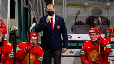 Сергей Зубов - Зубов рассказал, за что молодёжная сборная России была снята с самолёта - russian.rt.com - Россия - Канада