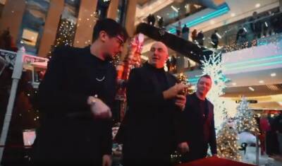 Потап, Позитив и Mozgi зажгли на сцене "Вечернего квартала" с новогодней песней: зрелищное видео