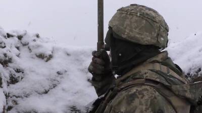 Украинские националисты оборудуют огневые позиции вблизи ЛНР