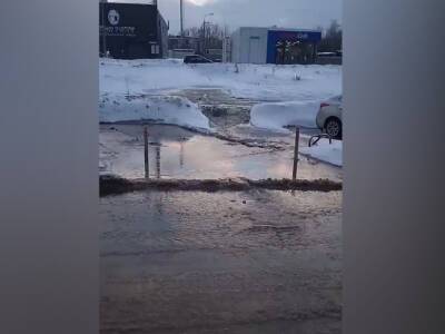 В рязанском поселке Дядьково затопило улицу