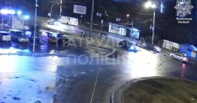 В Киеве пьяный водитель сбил ребенка на переходе и пытался скрыться (ВИДЕО)
