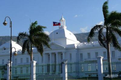 Моиз Жовенель - Моиз Мартин - Ариэль Анри - На премьер-министра Гаити совершили покушение в храме - СМИ - aif.ru - Гаити