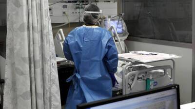 Тревога в Израиле: десятки тысяч заражаются коронавирусом во второй и третий раз