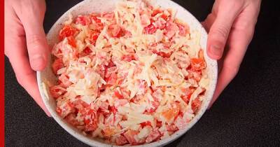 30 минут на кухне: салат "Красное море" с крабовыми палочками и помидорами