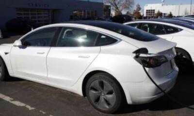 Американка купила новый электромобиль Tesla без важной детали
