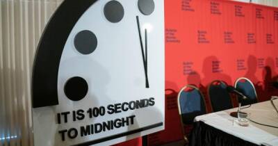 Чуть больше минуты до конца. Часы Судного дня отсчитывают секунды до полуночи и вымирания людей - focus.ua - США - Украина - Новая Зеландия