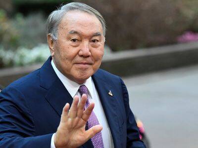 Назарбаеву сохранят часть полномочий "в силу его исторической миссии"