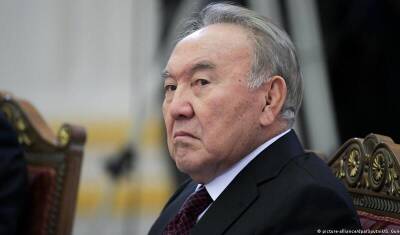 Назарбаеву пообещали сохранить место в Конституционном совете Казахстана