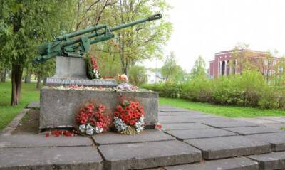 В Латвии начались неприятности у националиста Калве, разрушившего советский памятник
