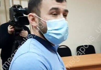 В ХМАО суд примерил врача и уроженца Таджикистана, избившего медика за осмотр своей жены