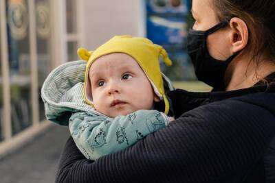 Почти 400 сирот обрели новую семью в ДНР