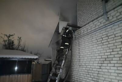 В Белгородской области из-за оставленной на плите кастрюли загорелся двухэтажный дом