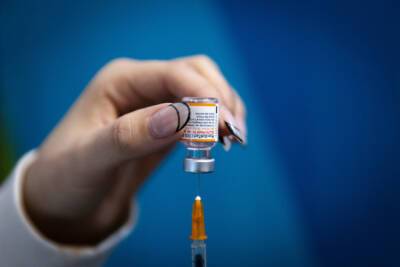 Минздрав Израиля предписал бустерную прививку детям