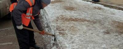 В Астрахани более 400 человек задействованы в уборке улиц от снега