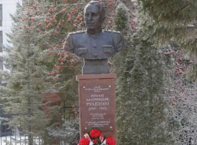 В Новосибирске установили памятник участнику сталинских репрессий