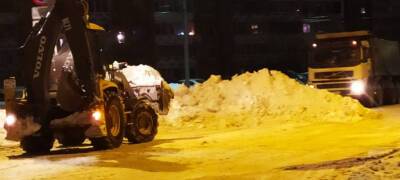 Еще с девяти улиц Петрозаводска ночью вывезут снег