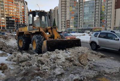 Из Кудрово за два дня вывезли более 2000 кубометров снега и наледи