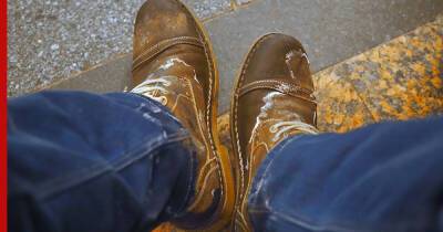 Как убрать белые разводы на зимней обуви: простые лайфхаки