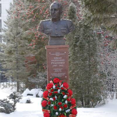 В Новосибирске открыли памятник участнику расстрельной тройки НКВД Роману Руденко
