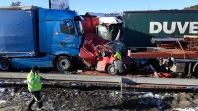 В Чехии произошло столкновение нескольких автомобилей из-за сильного снегопада