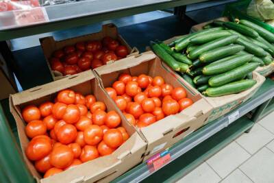 В Татарстане на 5 процентов подорожали огурцы и помидоры