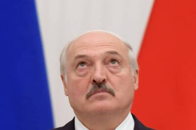 Лукашенко меняет Конституцию, чтобы править до 2035 года