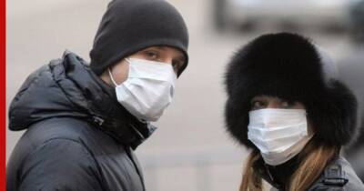 Пик заболеваемости COVID-19 в России наступит через месяц, предупредил инфекционист
