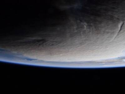 Закрыл солнце: пепел от вулкана в Тонге показали из космоса - unn.com.ua - США - Украина - Киев - Япония - Новая Зеландия - Тонга