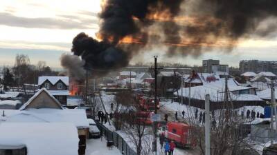 В Новосибирске закрыли газовую АЗС после взрыва цистерны с бензином