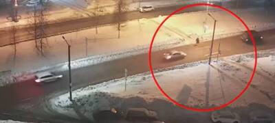 Несмотря на экстренное торможение, автомобиль сбил пешехода на «зебре» в Петрозаводске (ВИДЕО)