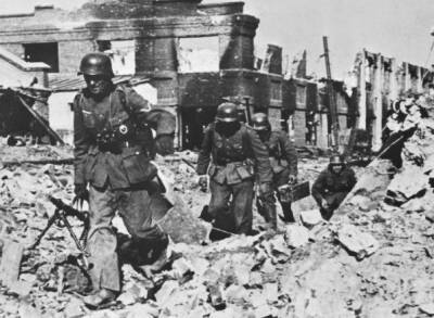 Третий штурм Сталинграда: как Гитлер едва не захвалил город - Русская семерка