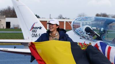 Девятнадцатилетняя летчица из Бельгии завершила кругосветное путешествие