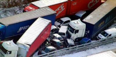 В Чехии произошло масштабное ДТП: разбиты около 40 авто, есть пострадавшие