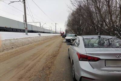 В Рыбном в ДТП с участием Renault и Hyundai пострадали двое