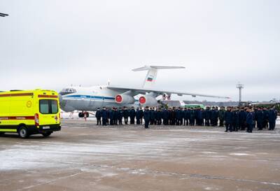 В Тверском полку военно-транспортной авиации главнокомандующему ВКС показали, как в кратчайшие сроки переоборудовать Ил-76